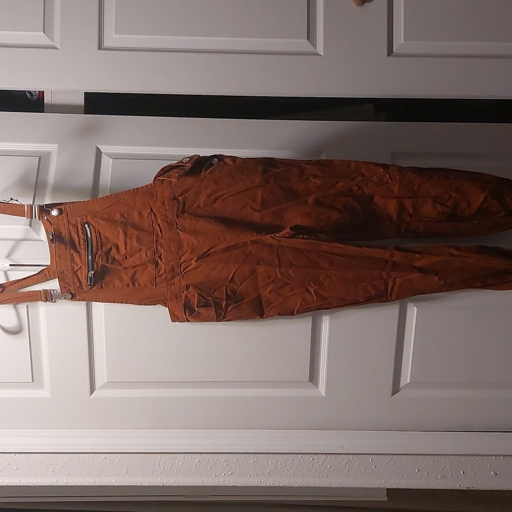 WILD FABLE BURNT ORANGE OVERALLS SIZE L